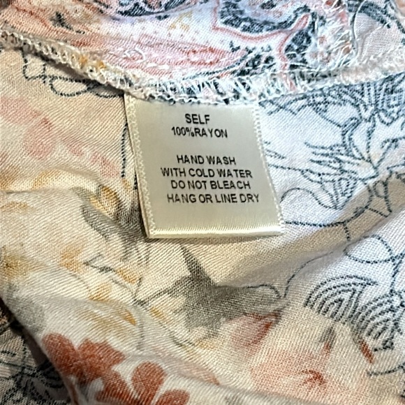 Shop Neighbor by In the beginning patchwork quilt print flowy tunic - Picture 4 of 4